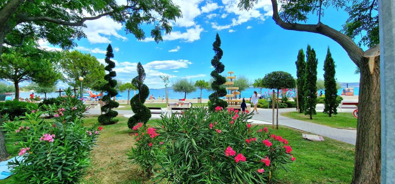 Sunny Holiday House With Pool Kaštela Exterior foto