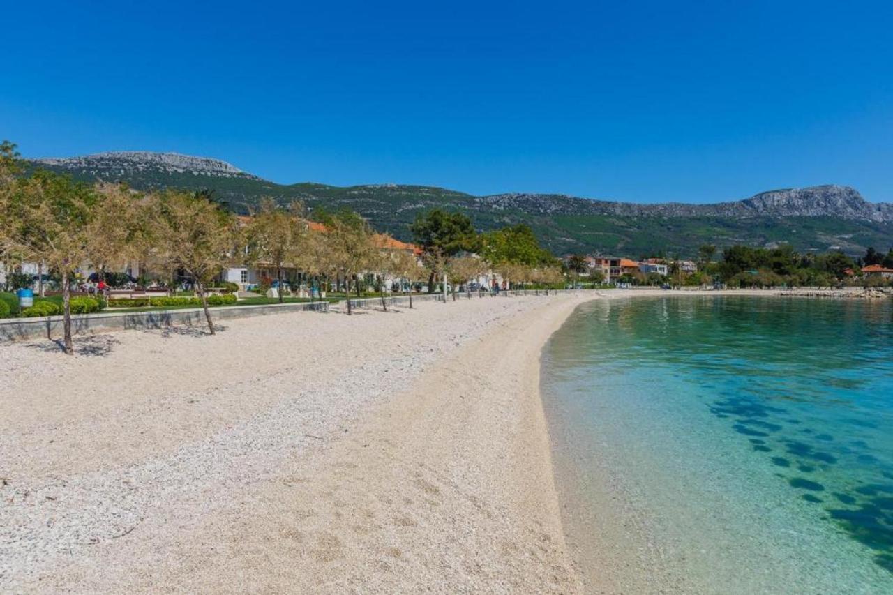 Sunny Holiday House With Pool Kaštela Exterior foto