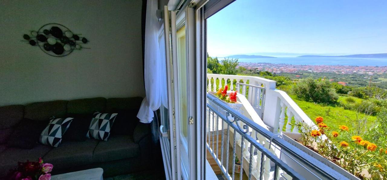 Sunny Holiday House With Pool Kaštela Exterior foto